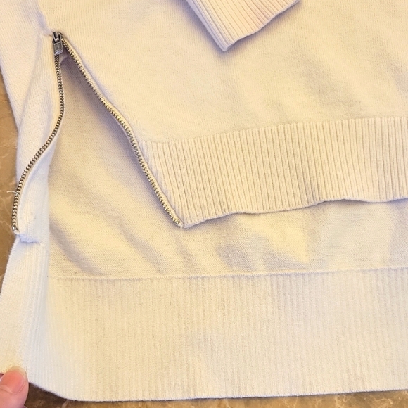 Express Cream V-Neck Sweater Hi-low Style w/ zipper Accents,  S - Picture 4 of 10